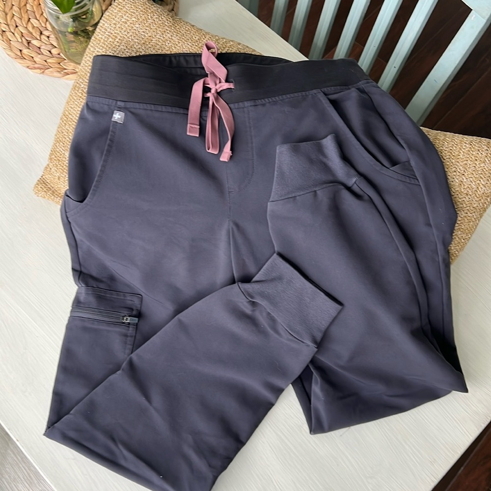FIGS Zamora Jogger scrub bottoms